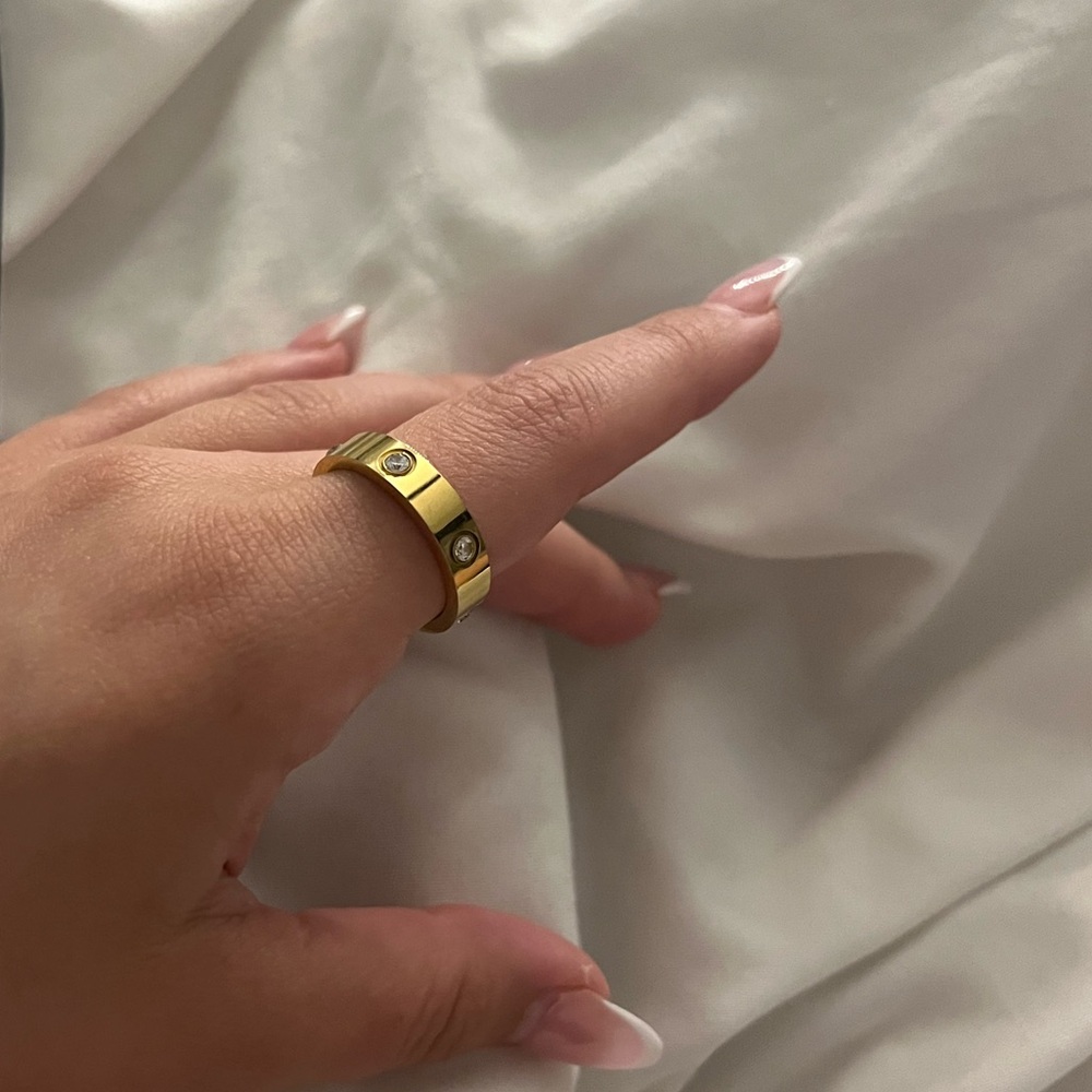 gold ring